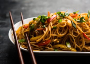 Veg Hakka Noodles