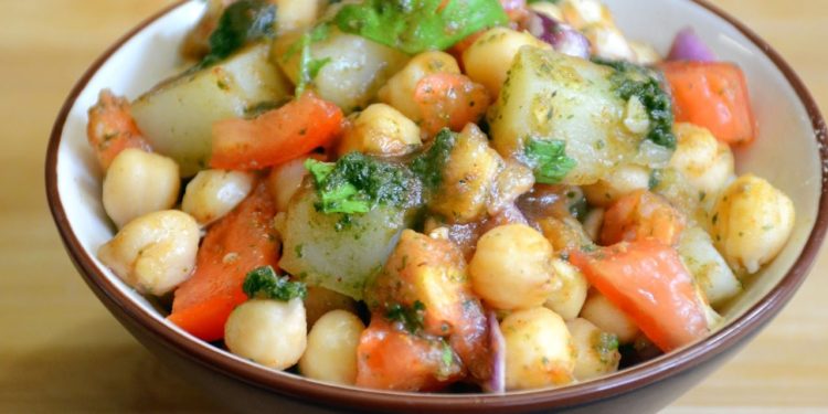 Aloo Chole Chaat