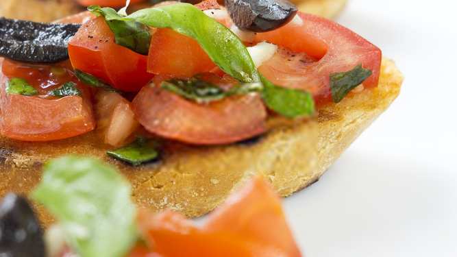 French bread with fresh veggies