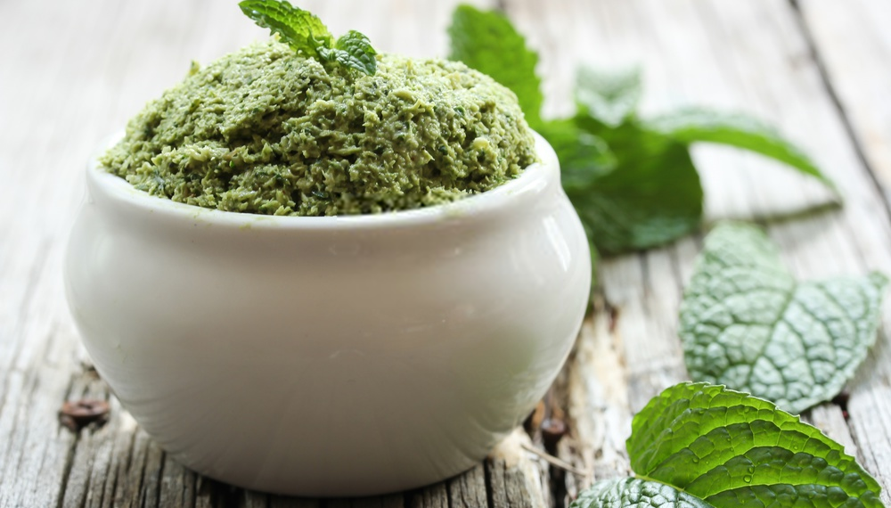 Mint Chutney with Coconut