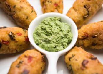 Poha (chivda/beaten rice) Rolls