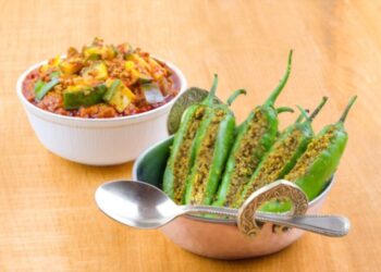 Hari Mirch Ka Achaar