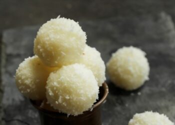 Easy Nariyal Ladoo Recipe