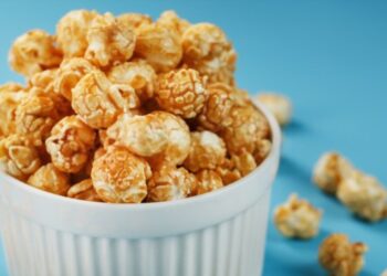 Easy Caramel Popcorn