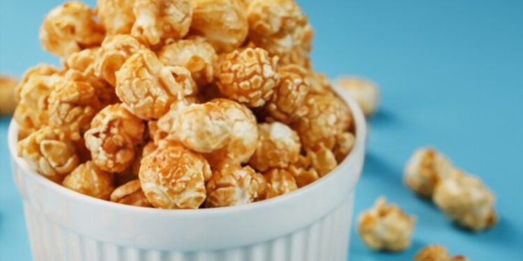 Easy Caramel Popcorn