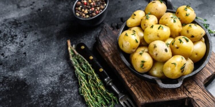 Buttery Boiled Potatoes with Fresh Herbs