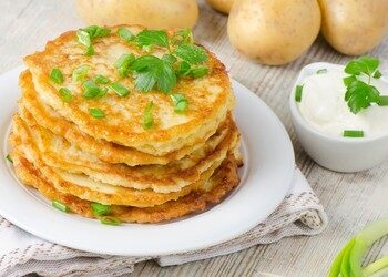 Aloo Cheela Recipe for Breakfast