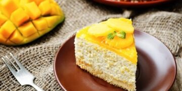 Fresh Mango Sponge Cake