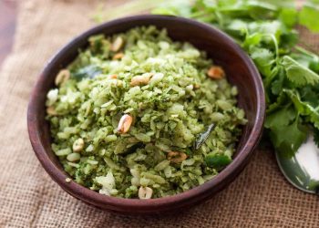 Quick and Healthy Breakfast Dhaniya Poha