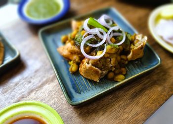 Crispy Samosa With Spiced Chickpea Curry.