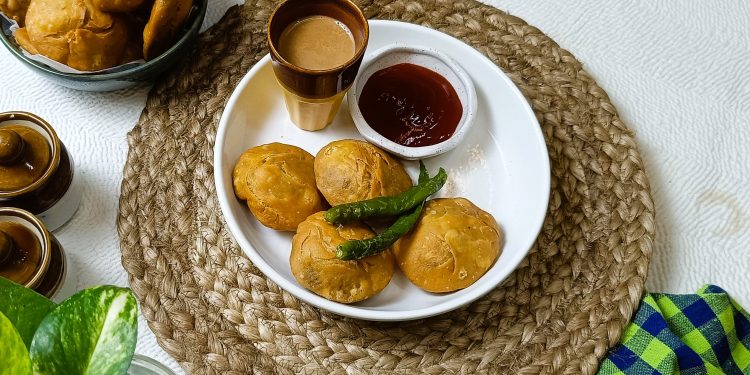 Halwai-style Khasta Kachori