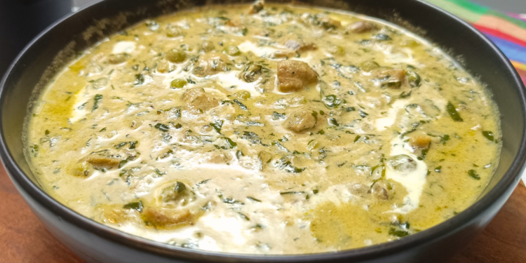 Creamy restaurant-style Methi Malai Matar Mushroom